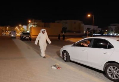 بالفيديو: 300 دينار غرامة رمي المخلفات من السيارة