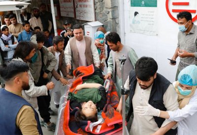 بالصور: انفجار دموي.. 25 قتيلا من متسوقي العيد في أفغانستان