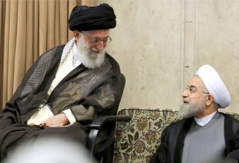 عشية انتخابات إيران.. الصراع على السلطة بحلبة كورونا وروحاني يحذر