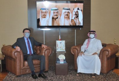 المؤيد يستقبل المستشار بمجلس التنمية الاقتصادية إيان ليندسي