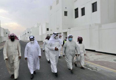 وزير الإسكان يتفقد المشروع بمعية الأنصاري ويؤكد: 99% نسبة الإنجاز بمشروع البحير الإسكاني