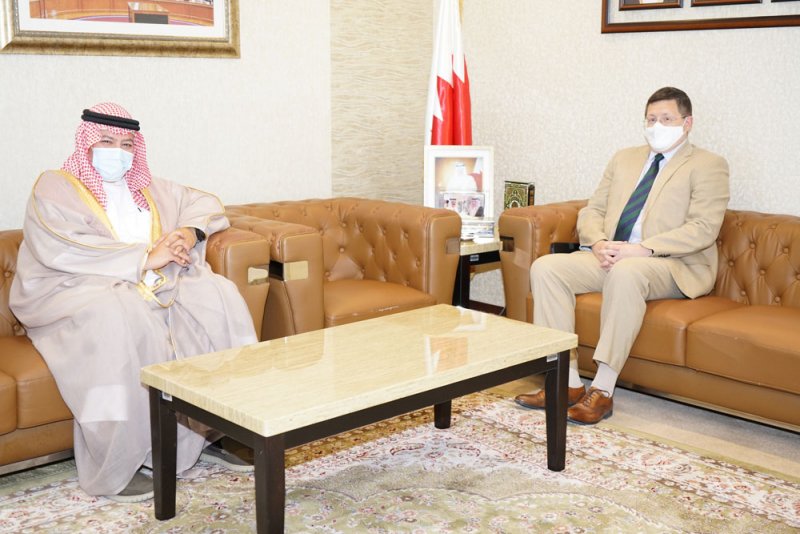 وزير العدل يستقبل السفير البريطاني