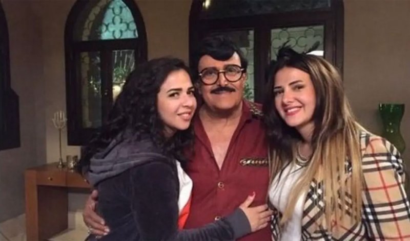 سمير غانم في حالة حرجة.. ودنيا وإيمي تطلبان الدعاء