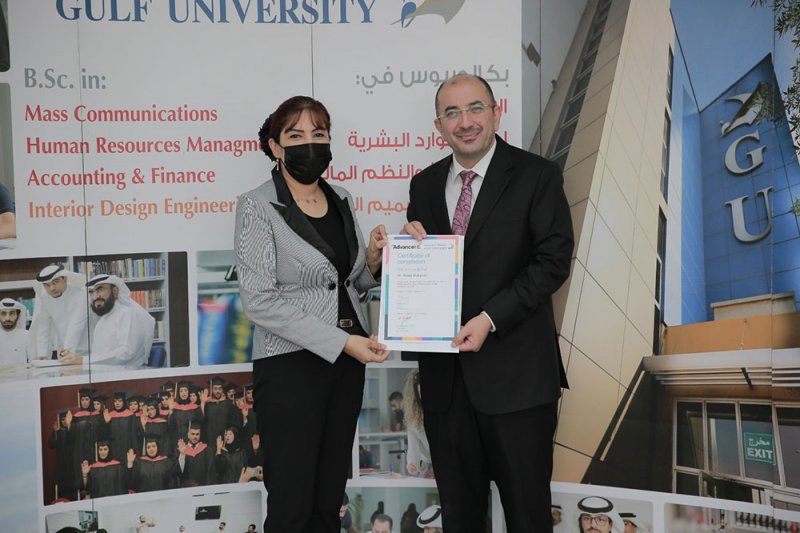 الجامعة الخليجية تختتم دورة تدريبية حول تقنيات التعليم عبر الموبايل 
