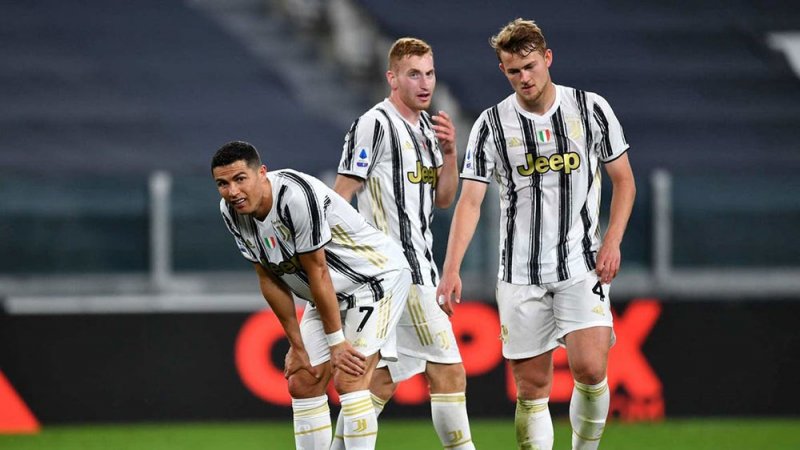 رئيس الاتحاد الإيطالي يهدد باستبعاد يوفنتوس من الدوري