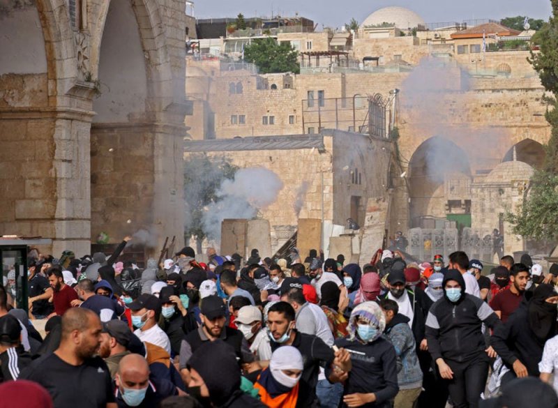 انفجارات تهز القدس.. إطلاق صواريخ من غزة نحو إسرائيل