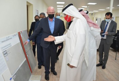 وزير الصناعة يقوم بزيارة تفقدية لموقع مشروع مركز البحرين الدولي للمعارض والمؤتمرات الجديد في الصخير