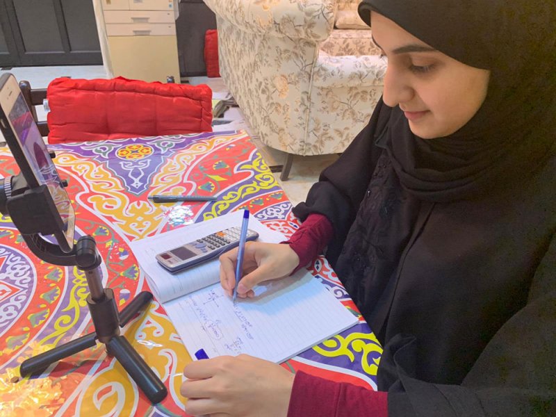 أولياء أمور: أنجز أبناؤنا التطبيقات الشاملة بسلاسة.. شكرًا للمدارس
