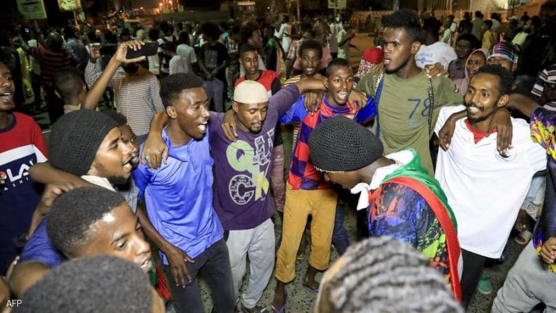 حكومة السودان تتعهد بالتحقيق في "جريمة مكتملة الأركان"