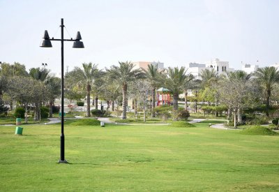 حديقة خليفة الكبرى ... واحة خضراء جميلة وسط الرفاع