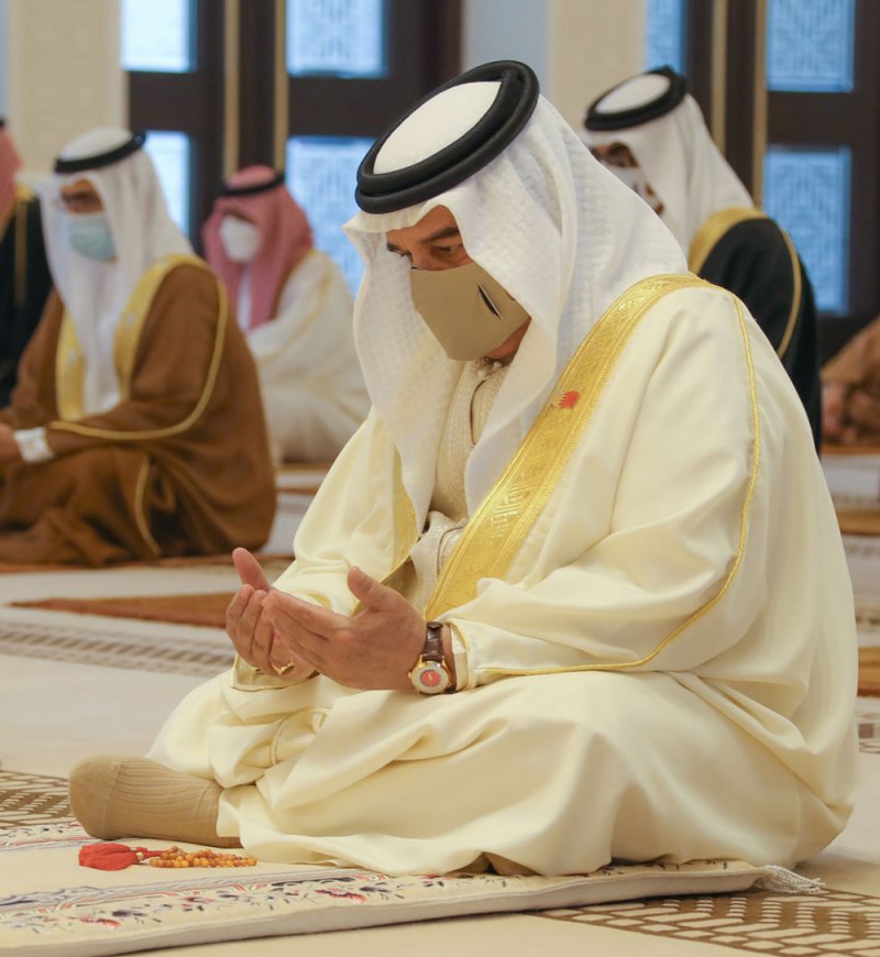 جلالة الملك المفدى يؤدي صلاة عيد الفطر المبارك