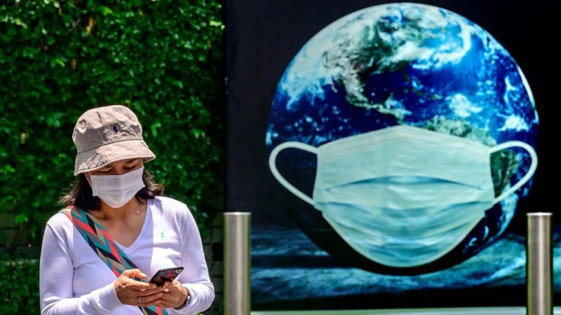 الصحة العالمية تدعو المطعّمين ضد كورونا للالتزام بالكمامات