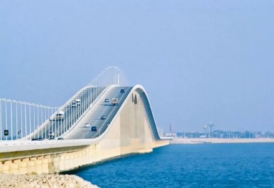 2.9 مليار دولار عائدات سياحية متوقعة للبحرين مع عودة السعوديين