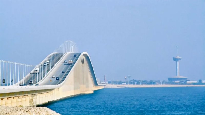 2.9 مليار دولار عائدات سياحية متوقعة للبحرين مع عودة السعوديين