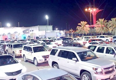 جسر الملك فهد يشهد إقبالا سعوديا كبيرا