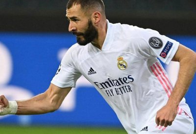 بعد "النبذ" لسنوات.. تطورات بشأن عودة بنزيمة إلى منتخب فرنسا