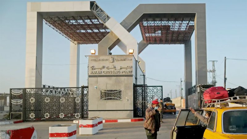 القاهرة تطالب إسرائيل بعدم رفع وتيرة عملياتها العسكرية