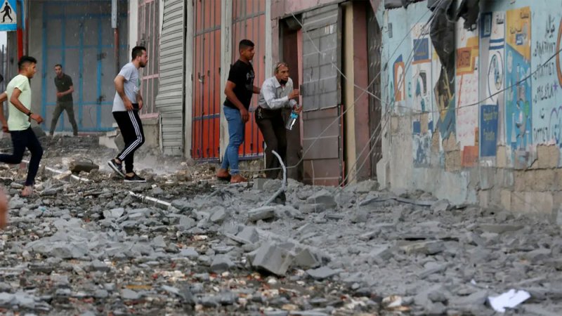 عائلات قادة فصائل غزة تتجه إلى مصر..عقب ضربات إسرائيلية