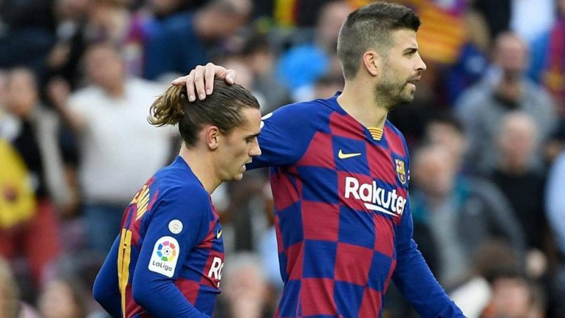 لا أحد "آمن" في برشلونة.. الرحيل يهدد "الأعمدة الأربعة"