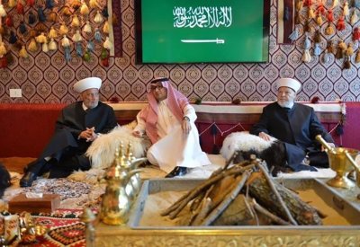 بالصور: السفير السعودي يستقبل وفودًا لبنانية في "خيمة السفارة"
