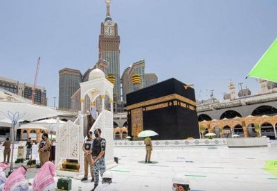 إيقاف شخص حاول الصعود على منبر الحرم المكي أثناء خطبة الجمعة