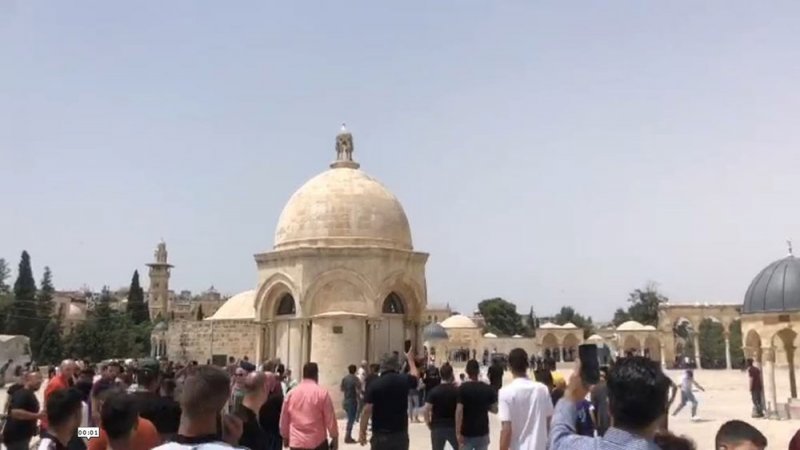 جرح عشرات الفلسطينيين في اشتباكات مع القوات الإسرائيلية في محيط الأقصى وبيت لحم