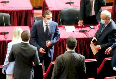 الحريري: عون يُعطل الحياة السياسية بلبنان