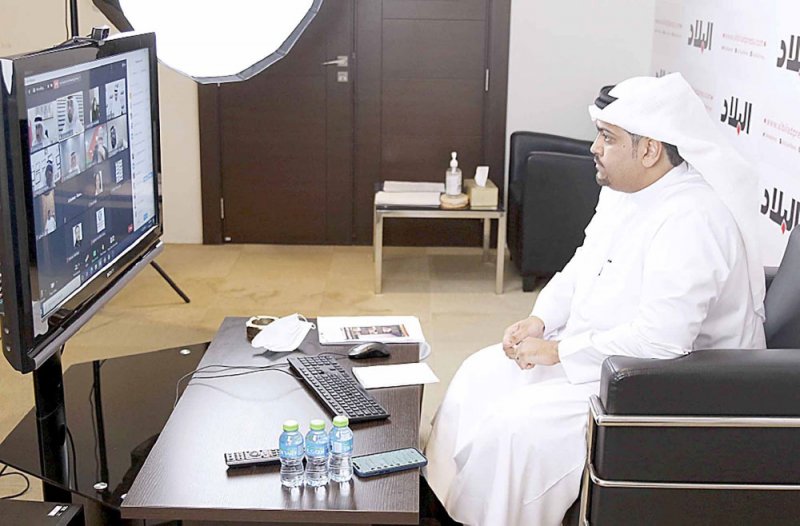 ندوة “البلاد” تضع الإصبع على جرح هروب الخادمات وتصف العلاج