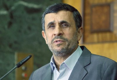 نجاد: من حق الإيرانيين تغيير حتى منصب المرشد