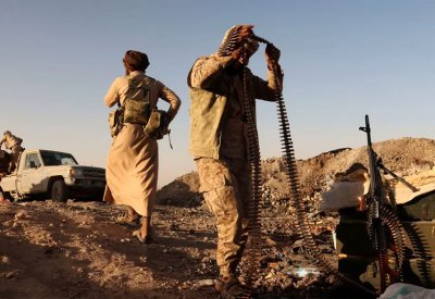 عبر مناهج حزب الله.. الحوثي يجند طلاب المدارس