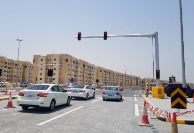 بالصور: "شؤون الأشغال": افتتاح الإشارة الضوئية على شارع الشيخ زايد الشمالي مع تقاطع شارع رقم 8