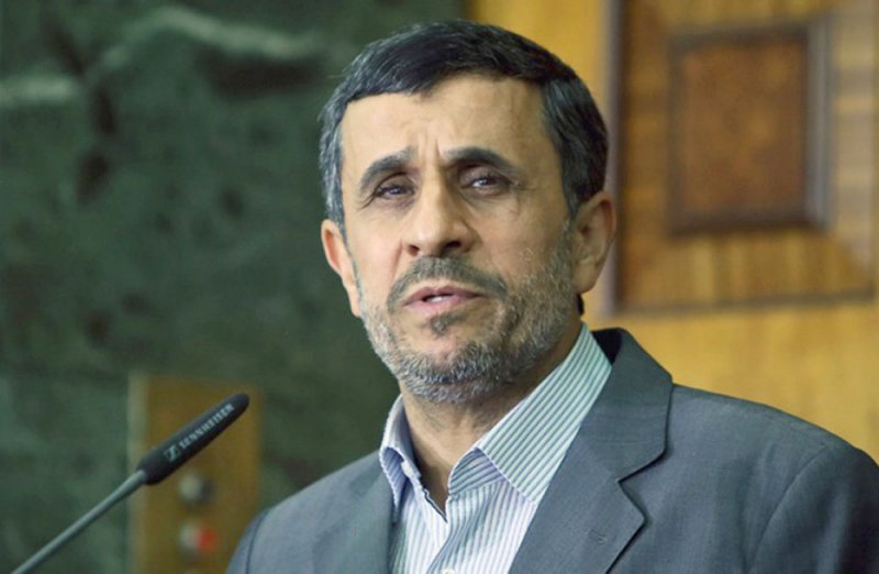 نجاد: من حق الإيرانيين تغيير حتى منصب المرشد