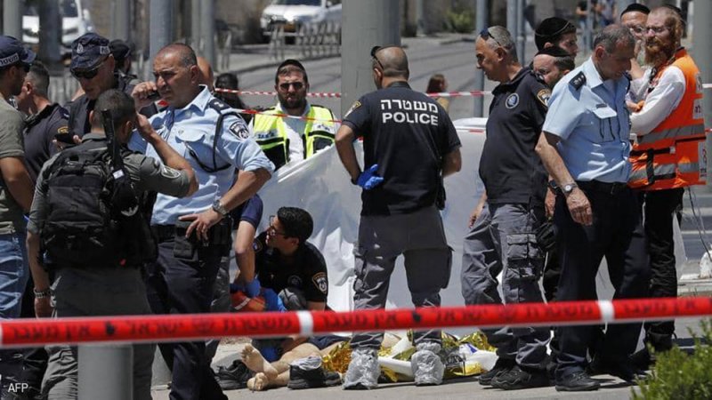مقتل فلسطيني وإصابة إسرائيليين في عملية طعن بالقدس