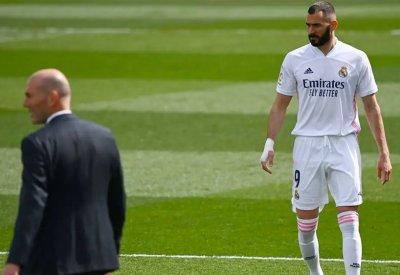 بنزيمة واثق من استمرار زيدان مع ريال مدريد