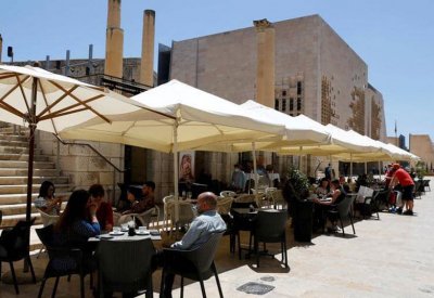 إنجاز كبير.. أول دولة أوروبية تصل لمناعة القطيع ضد كورونا