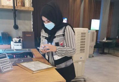 الصحة: إغلاق مطعم ومخالفة 13 آخرين وإغلاق صالونين رجاليين احترازياً وآخر نسائي
