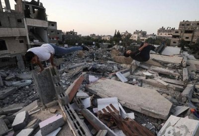 مساعدات أميركية إلى غزة وتعهد بإعادة فتح القنصلية بالقدس