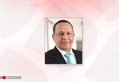 عميد كلية الدراسات العليا بجامعة الخليج العربي يفوز بالمركز الأول بجائزة خليفة التربوية