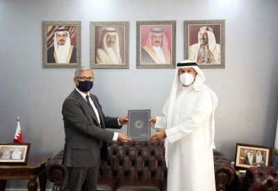 محافظ العاصمة يشيد بإسهامات " البنك الأهلي المتحد" في خدمة المجتمع
