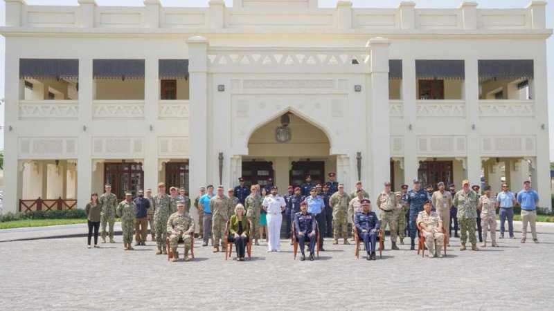 نائب رئيس الأمن العام يفتتح ورشة عمل "العمليات الإنسانية"