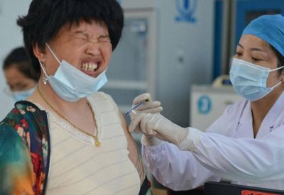 سفارة الصين بأميركا: تسييس منشأ كورونا يعرقل التحقيقات