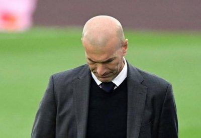 تقارير: زيدان يبلغ ريال مدريد برحيله