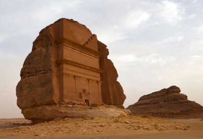 بلومبرغ: السعودية تستأنف التأشيرات السياحية قريبا وبروتكول لتسهيل السفر
