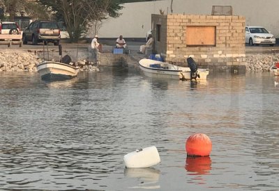 بالصور: مرفأ سترة بلا كهرباء أو مخازن أو مرافق
