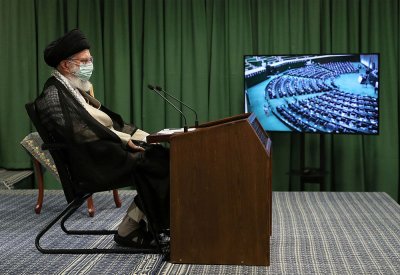 خامنئي يتجاهل الانتقادات والدعوات لمقاطعة الانتخابات الرئاسية