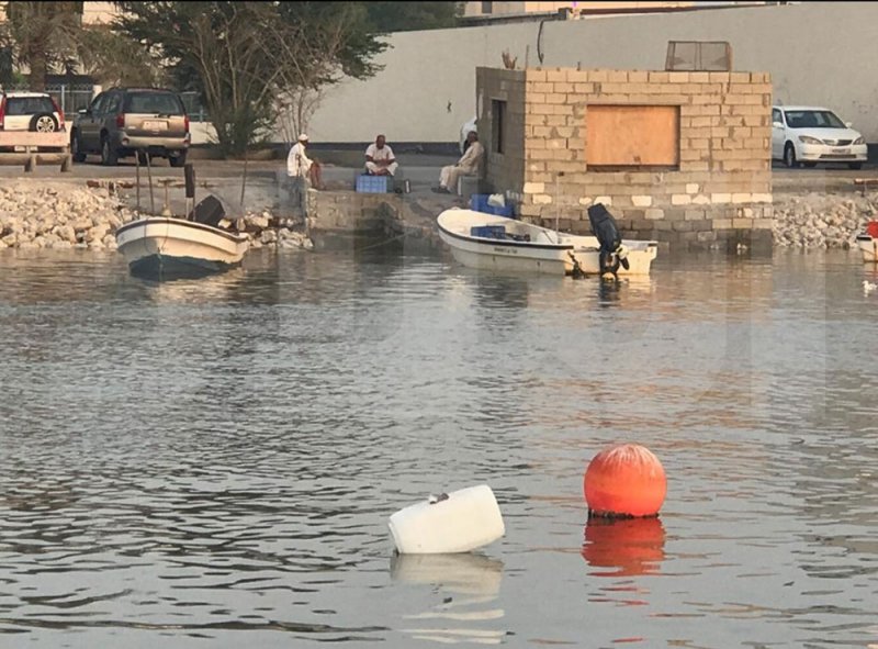 بالصور: مرفأ سترة بلا كهرباء أو مخازن أو مرافق