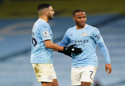 مانشستر سيتي يعرض محرز وسترلينج للبيع