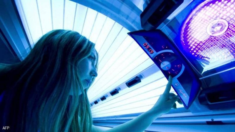 مفاجأة لسيدة في صالون تجميل.. جثة بجهاز التسمير الاصطناعي