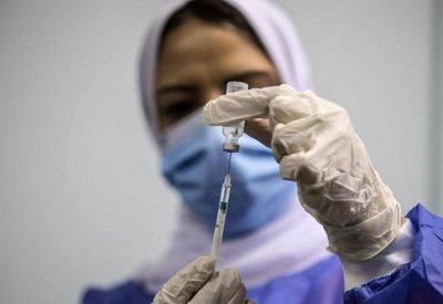 أول لقاح مصري ضد كورونا.. كشف تفاصيل التجارب وخطط الإنتاج