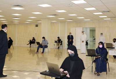 رئيس جامعة الخليج العربي يتابع سير الامتحانات النهائية لطلبة الطب
